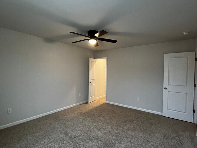 Building Photo - Beautiful Home in New Bern West