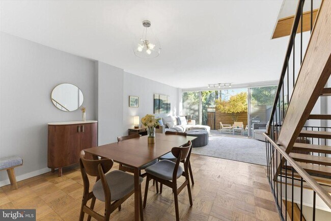 Building Photo - 1378 4th St SW