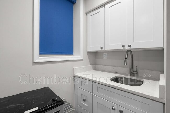 Building Photo - 1275 Oates St NE