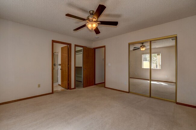 Building Photo - Nice three bedroom two bath home in PV!