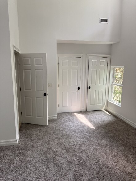 Building Photo - 517 Park Ave