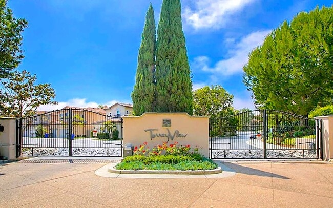 Building Photo - 3755 Torrey Vw Ct