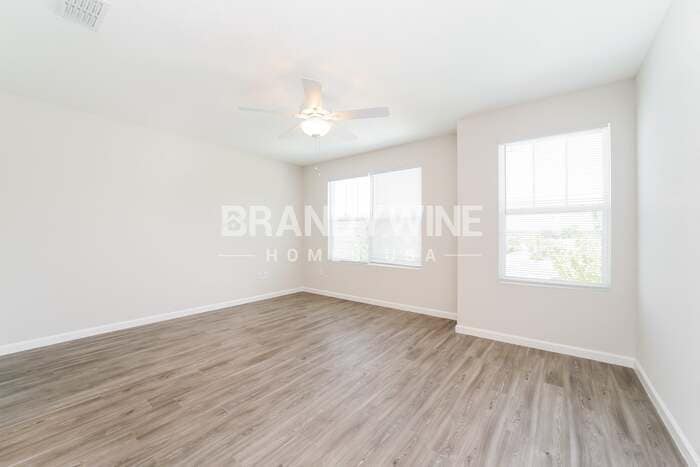 Building Photo - 520 Narnia Ct