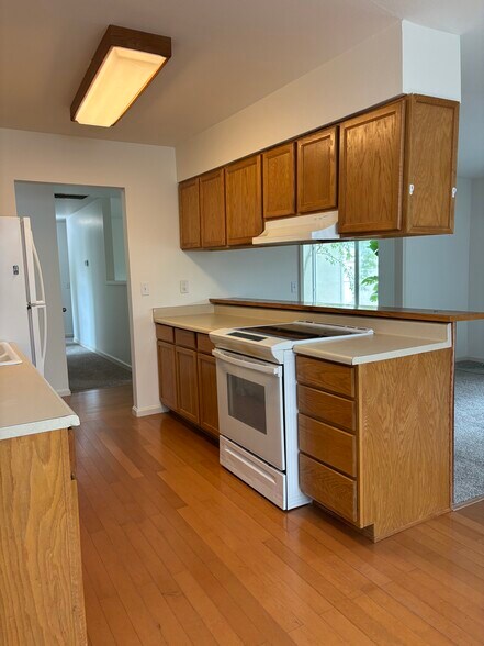 Building Photo - 4913 Sunshine Ave