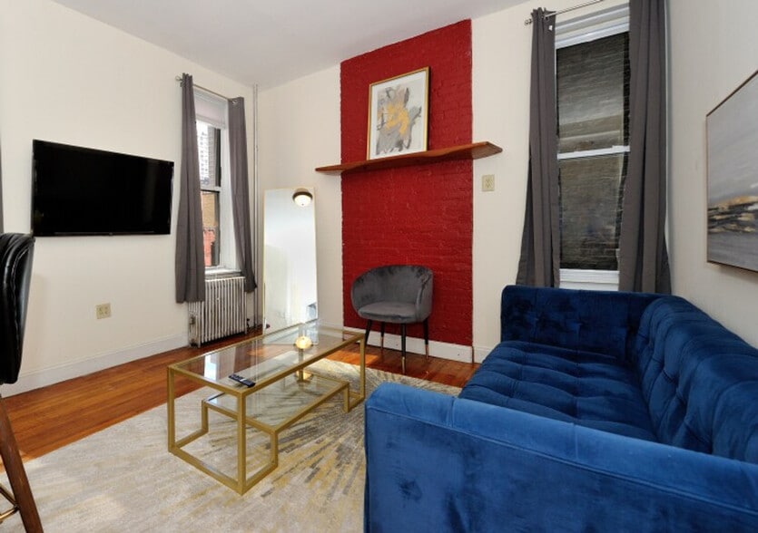 Building Photo - 1762 2nd Ave