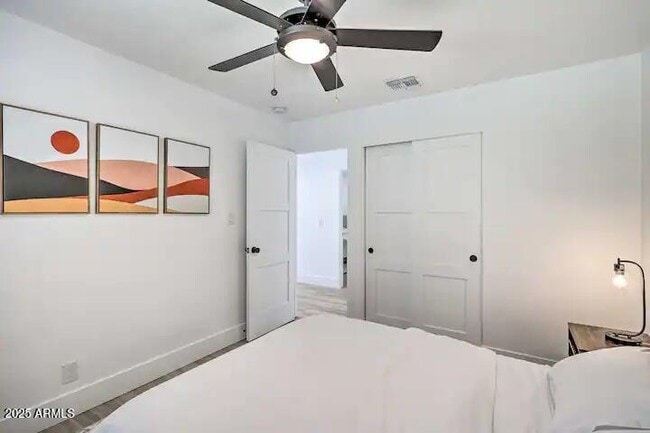 Building Photo - 310 E Papago Dr