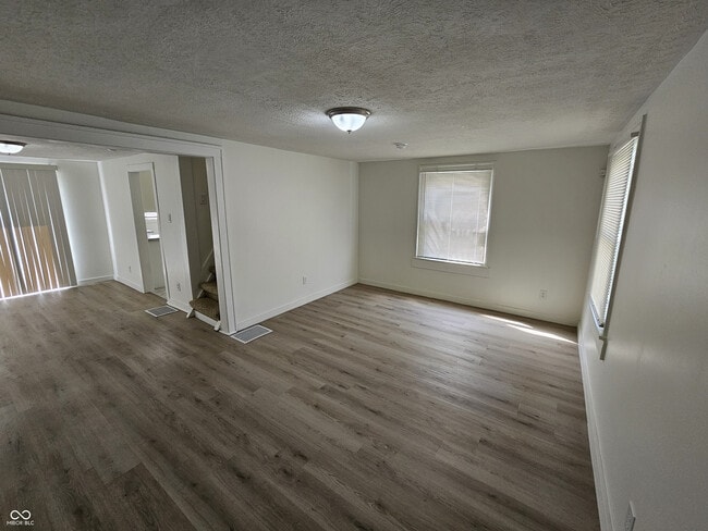 Building Photo - 835 Tecumseh St