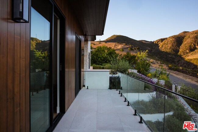 Building Photo - 5811 Murphy Way