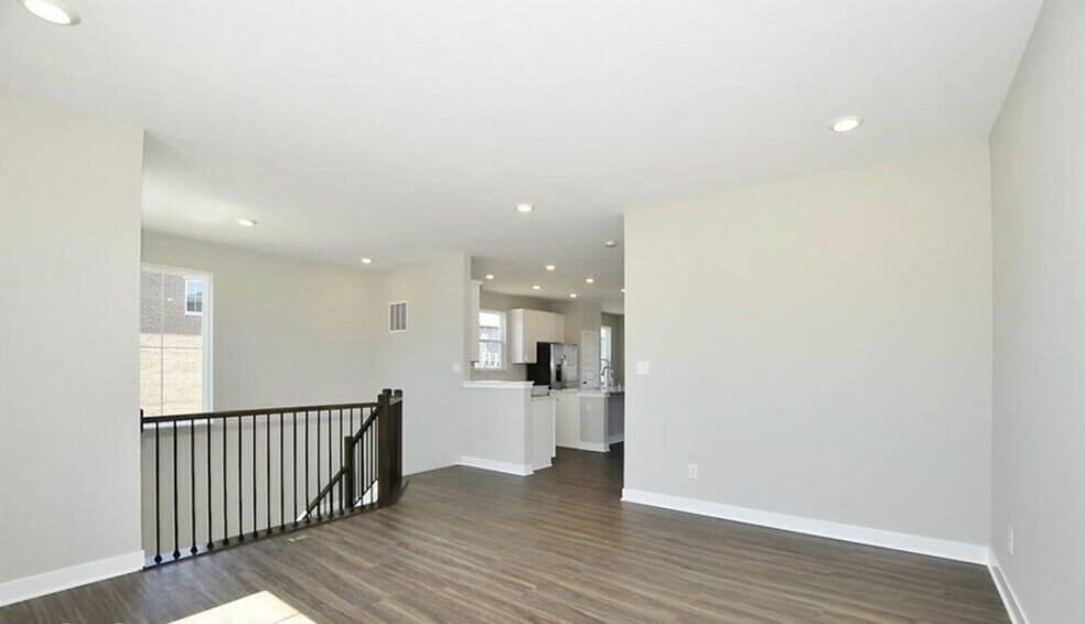 Building Photo - 916 Yorkshire Ln