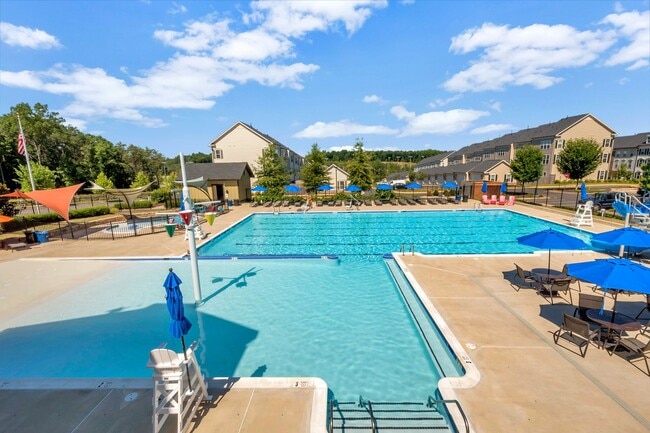 Building Photo - Great rental in Embrey Mill!