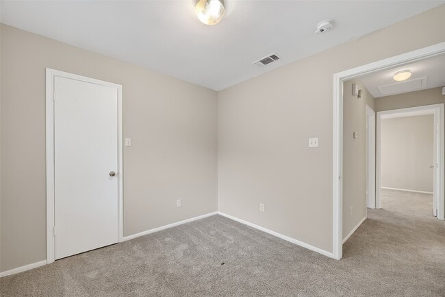 Building Photo - 16022 Old River Rd