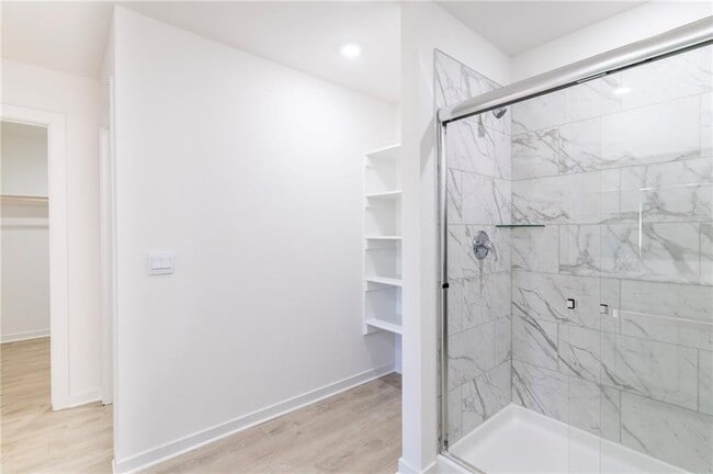 Building Photo - 581 Crystal Dr