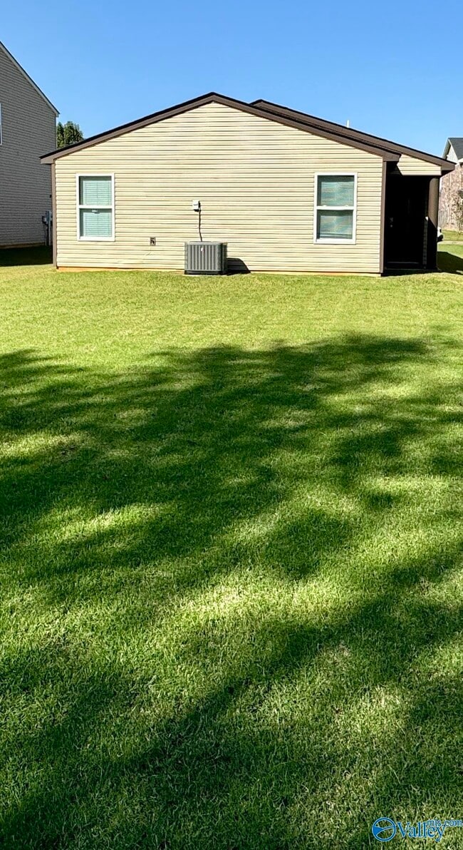 Building Photo - 226 Valleyside Dr NE