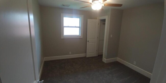 Building Photo - 2917 Ruckle St