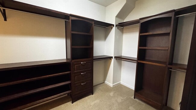 Building Photo - 3257 Lester Ave