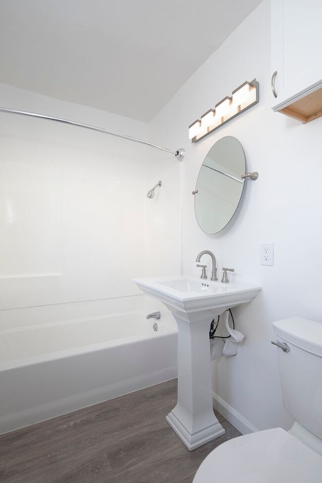 Building Photo - Beautiful1 Bedroom Near SDSU with Onsite Laundry!