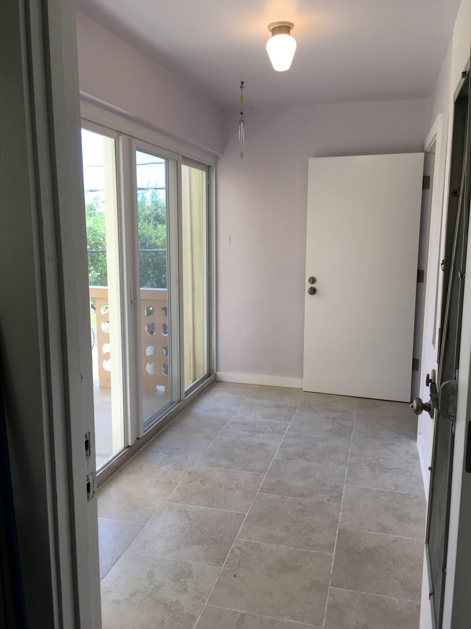 Entry - 1818 Rodman St