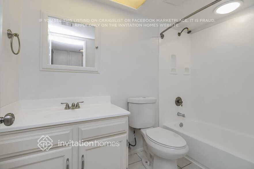 Building Photo - 2122 E Frye Rd