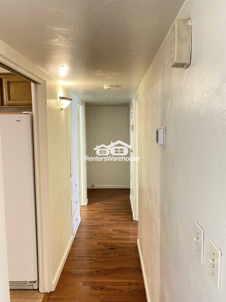 Building Photo - 6140 N 18th Dr