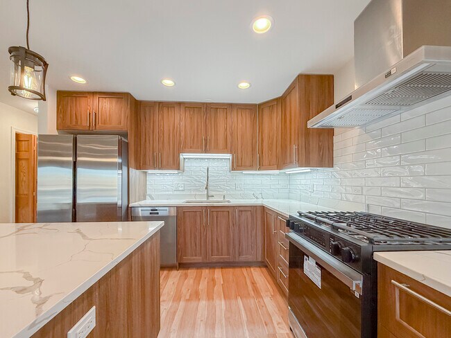 Building Photo - 6417 W Irving Park Rd