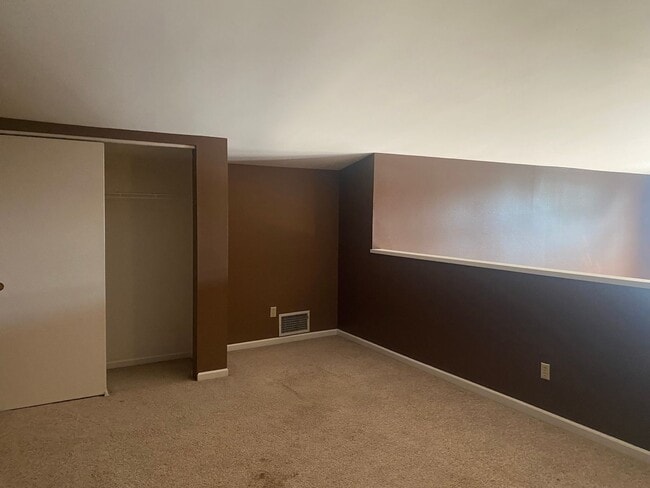 Building Photo - 2 Bedroom 2 Bathroom with Loft- Available ...