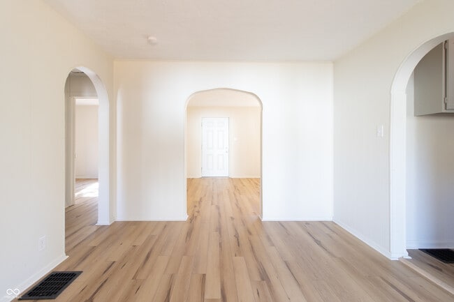 Building Photo - 1730 E 75th St