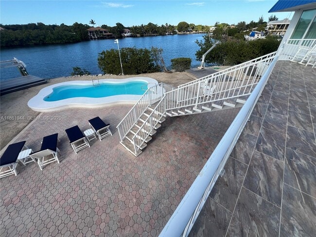 Building Photo - 7760 Aviation Blvd