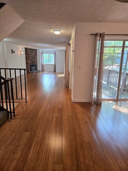Building Photo - 54 Voyagers Ln