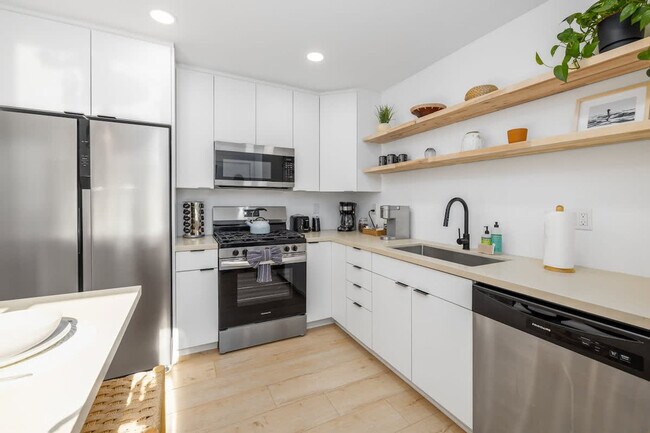 Building Photo - 3725 Jefferson St