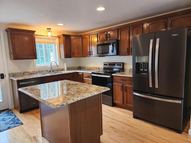 Building Photo - 28 Owens Dr