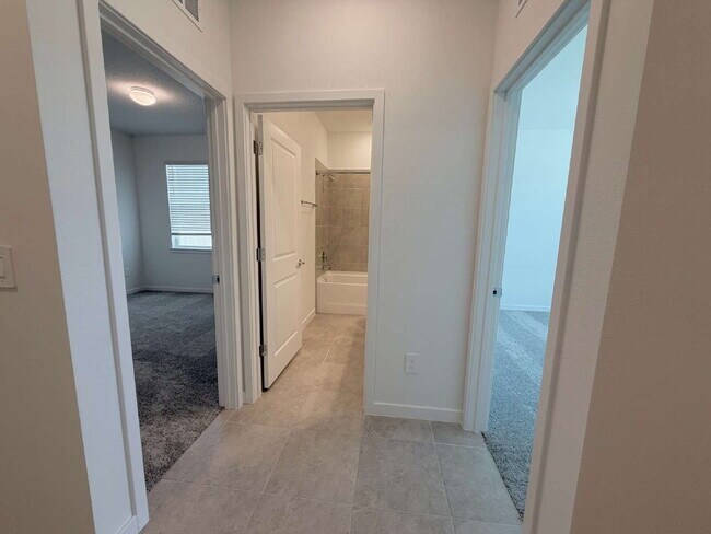 Building Photo - 3973 Big Sky Dr