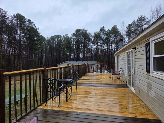 Building Photo - 3 bedroom mobile home in Iron Station