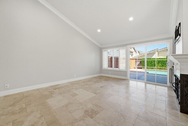 Building Photo - Beautifully Updated 5 Bedroom Woodbridge Home with Pool and much more!