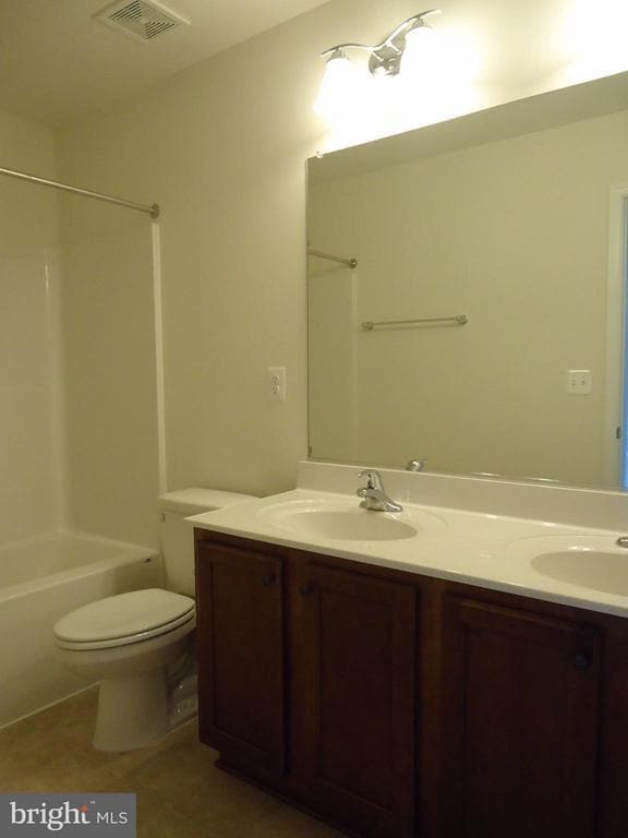 Building Photo - 23196 Westwood Ct