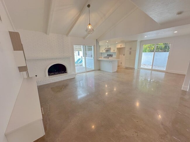 Building Photo - 25761 Serenata Dr