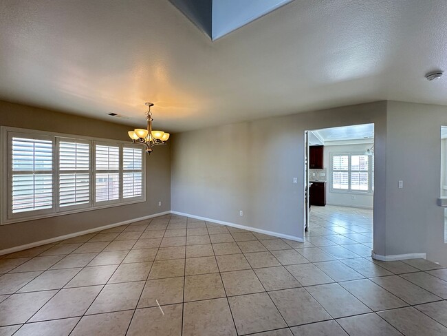 Building Photo - Pinnacle Peaks-Torrey Pines Southwest