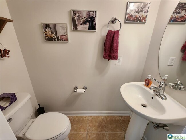 Building Photo - 1536 Artisan Ct