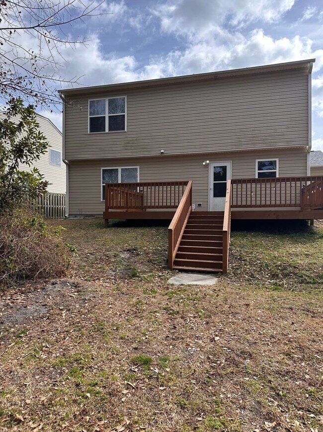 Building Photo - Great home in quiet neighborhood