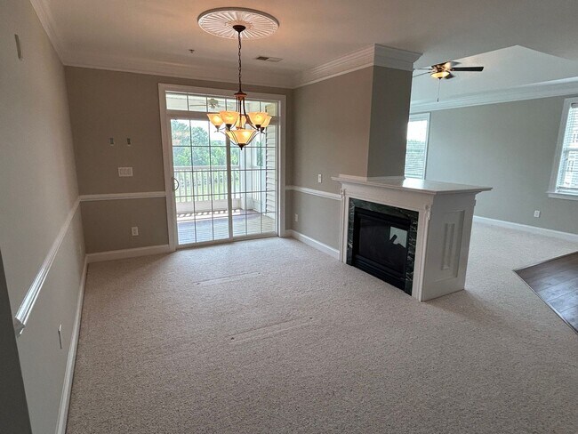 Building Photo - 2 Bedroom | 2 Bathroom Corner Unit Townhom...