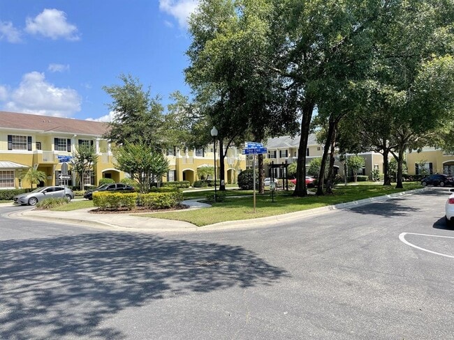 Building Photo - 7561 Tamarind Ave