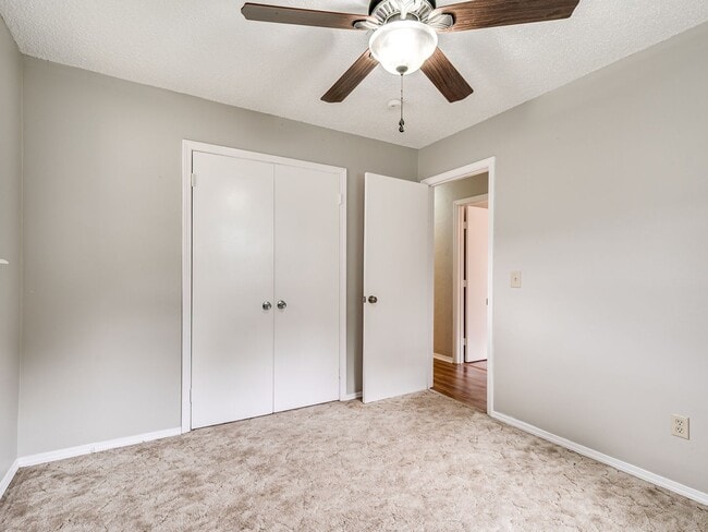 Building Photo - Cute home in Shawnee