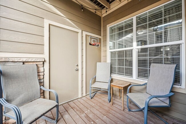 Building Photo - Spacious and Bright Modern 3-Bedroom Condo in Parker!