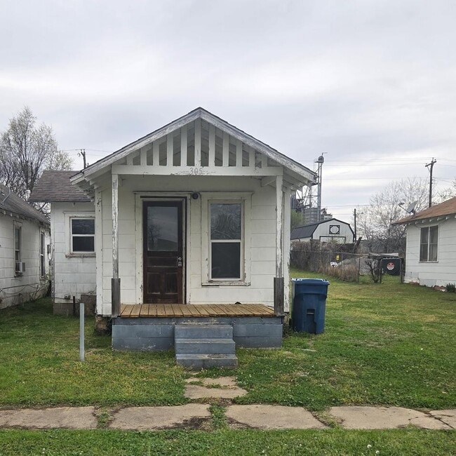 Building Photo - 305 S Cleveland Ave