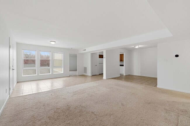 Building Photo - 26 Beacon St