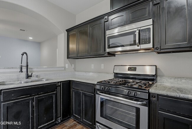 Building Photo - 2508 Eastern Sky St