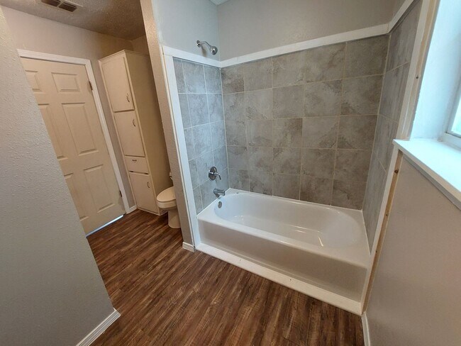 Building Photo - 301 N Louisiana St