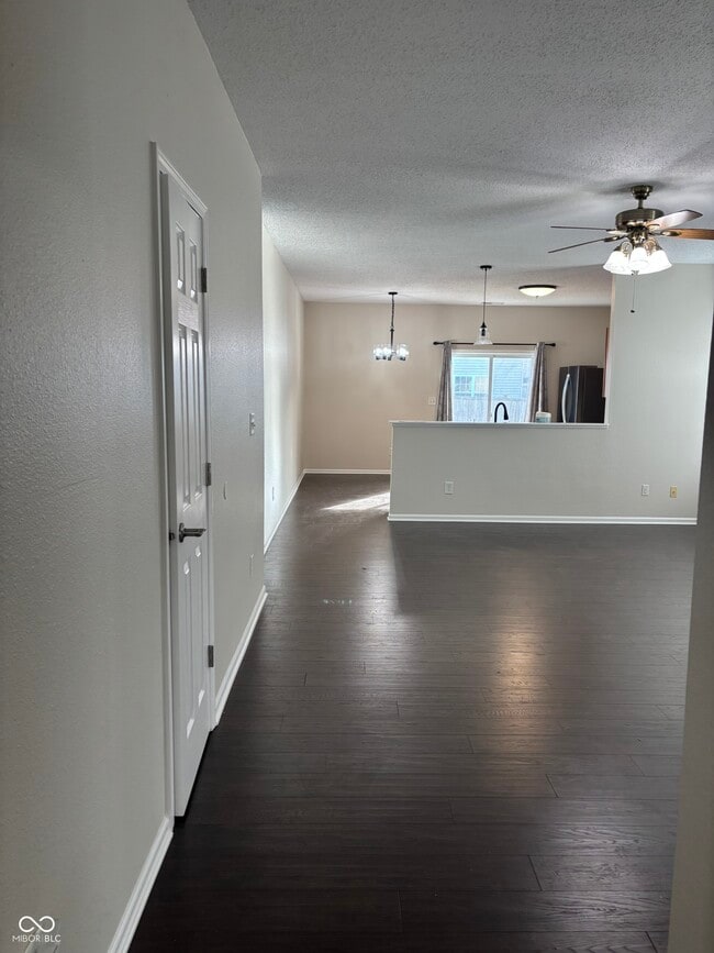 Building Photo - 15550 Outside Trail