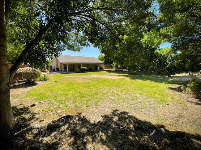 Building Photo - 5704 Charleville Ln