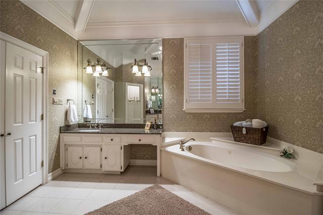 Building Photo - 905 Briar Ridge Dr