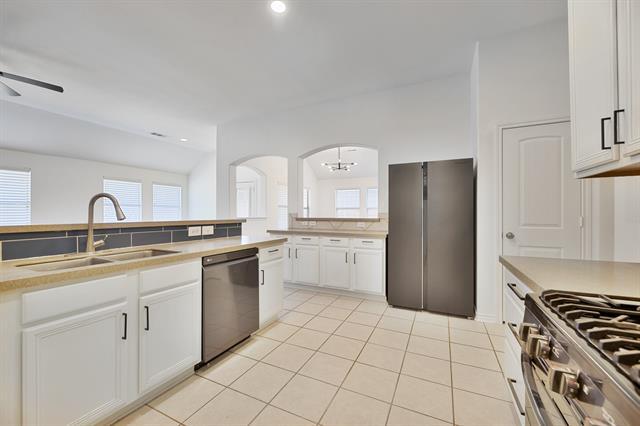 Building Photo - 5129 Leeray Rd